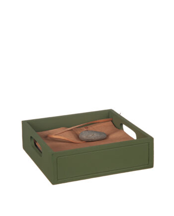 Trälåda med sten