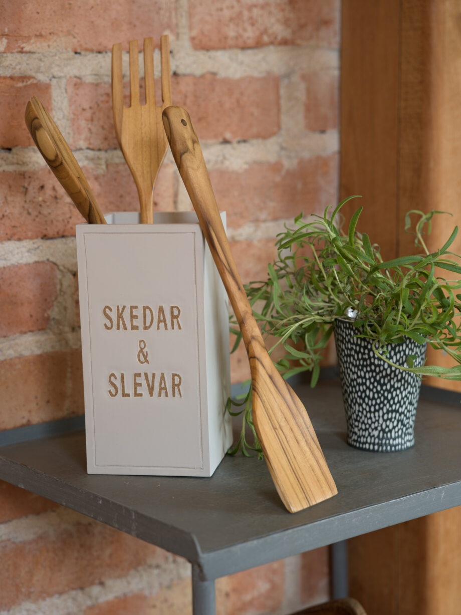 Slev i teak