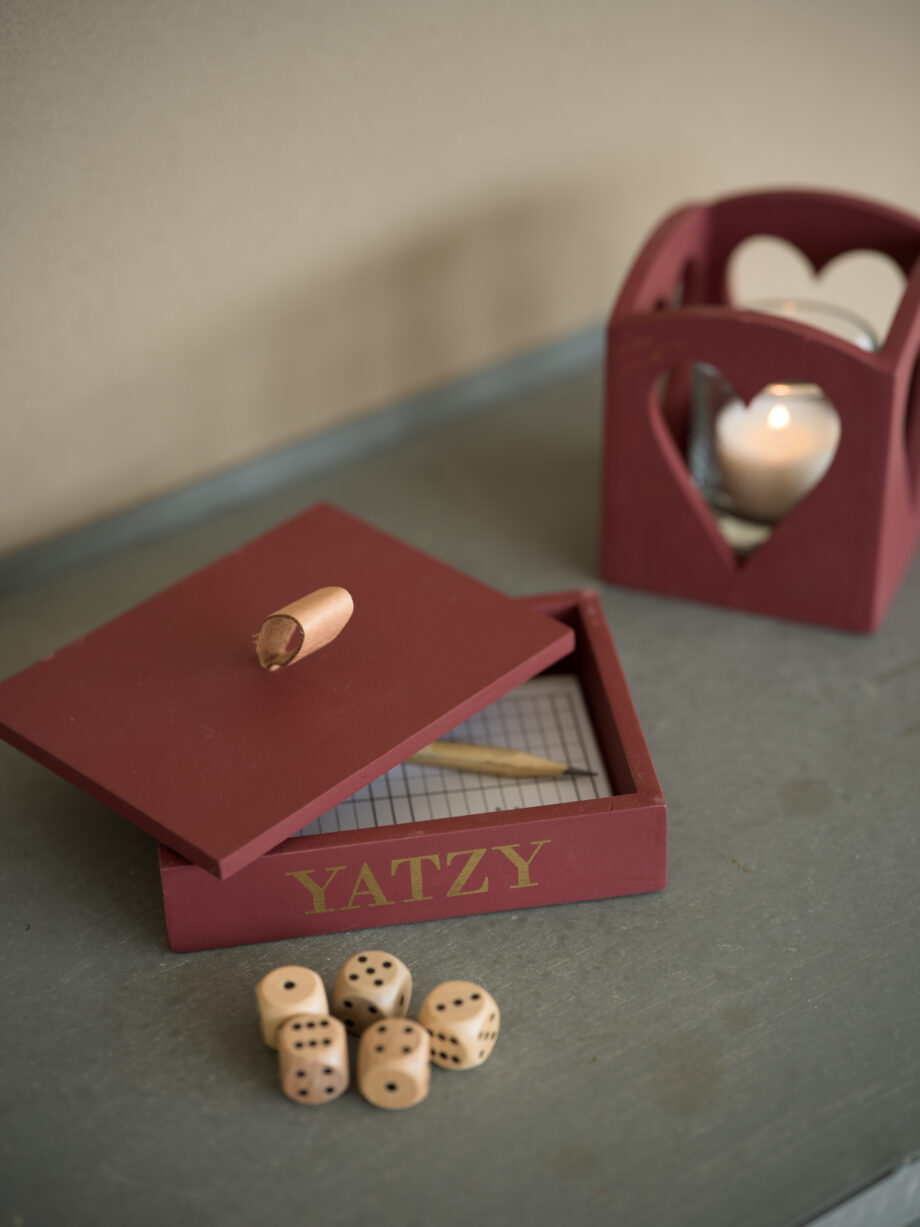 Trälåda "Yatzy" mix LEV SL JUNI