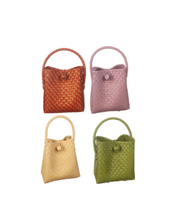 Handväska i konstmaterial